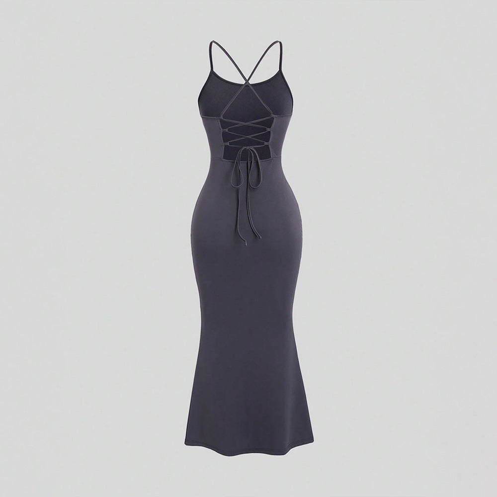 Robe en dentelle à manches longues pour femmes avec coupe près du corps et lacets décoratifs Chic & Stil