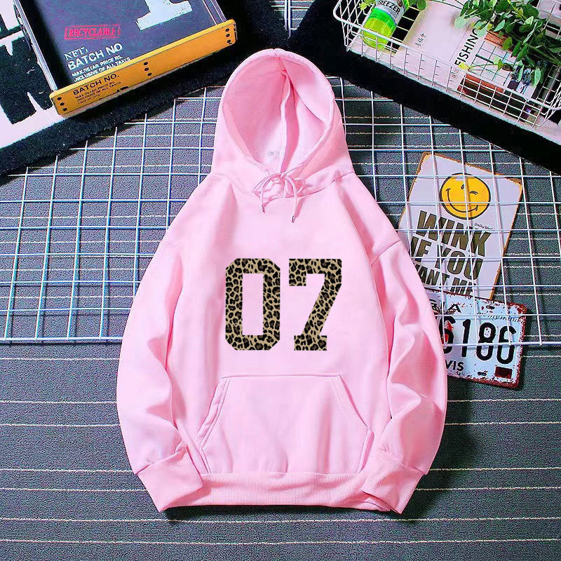 Women's Hoodie with Modern Animal Print Chic & Stil
