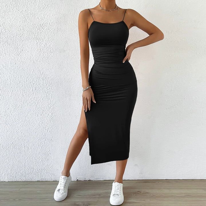 Robe maxi pour femmes avec des bretelles spaghetti étroites et une fente sur le côté Chic & Stil