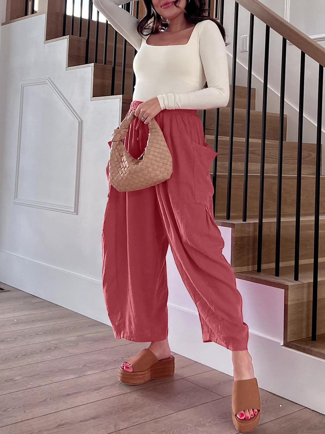 Comfortable linen pants for ladies with practical side pockets Lune London
