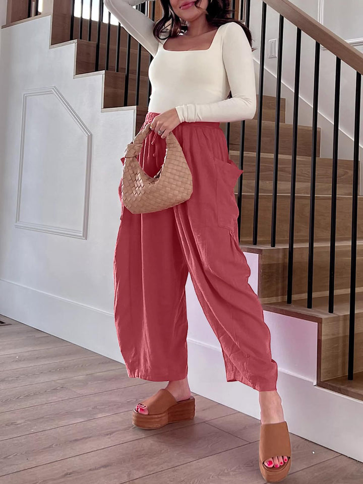 Comfortable linen pants for ladies with practical side pockets Lune London