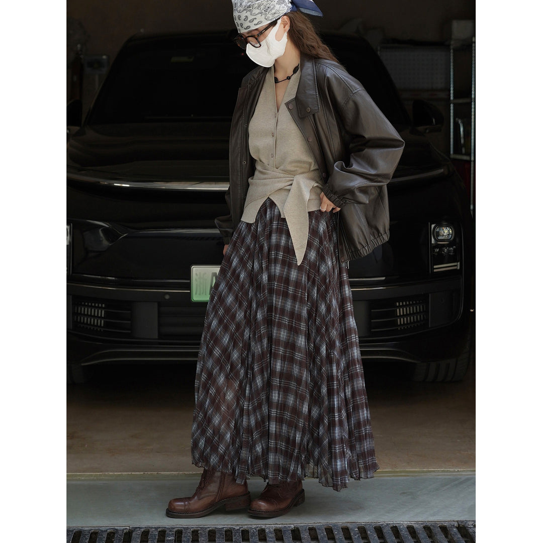 Women Longer checked pleated maxiskirt made of lightweight chiffon fabric Amarae