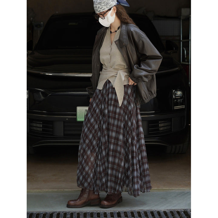 Women Longer checked pleated maxiskirt made of lightweight chiffon fabric Amarae