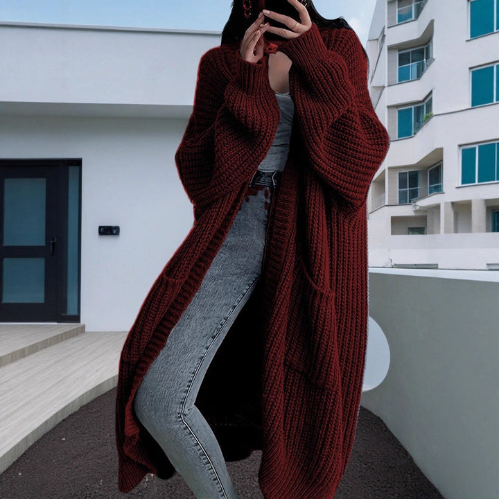 Long cardigan for women with a relaxed fit and large pockets Lune London