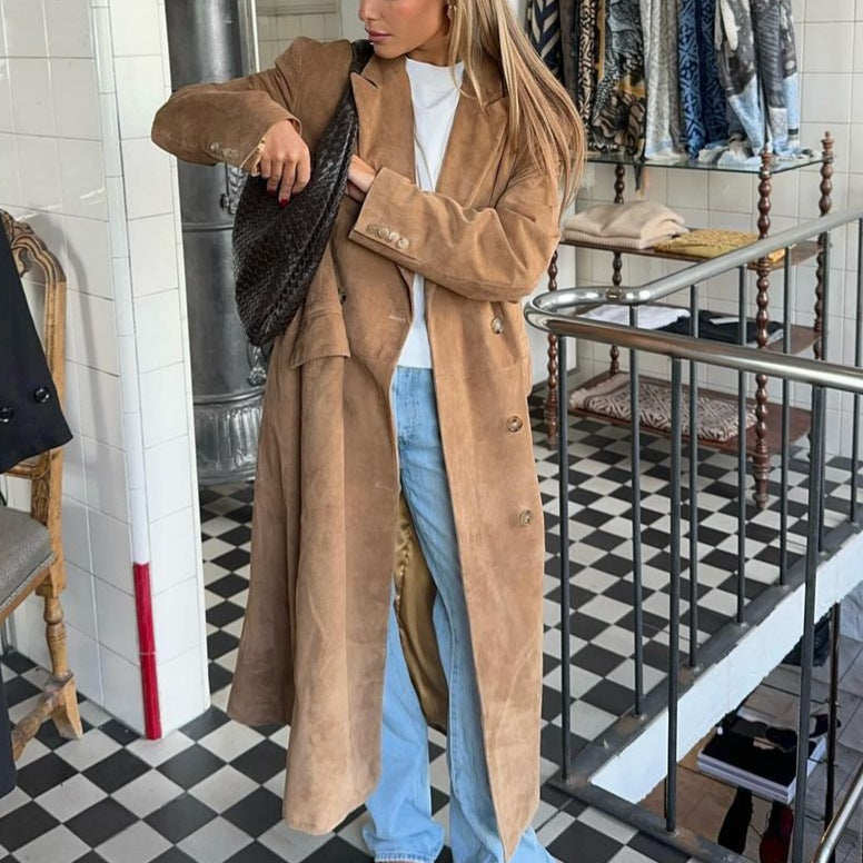 Women Elegant long coat with double buttoning and practical pockets Amarae