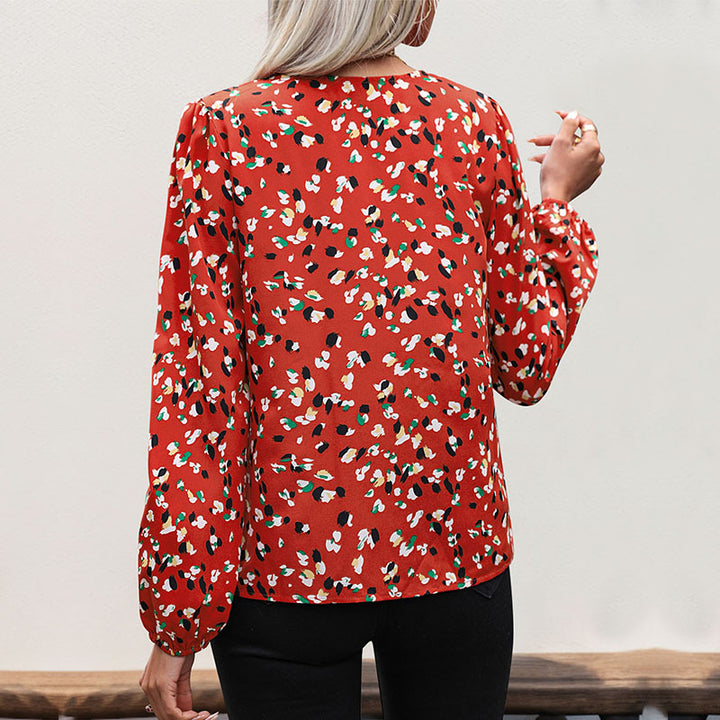 Women's elegant blouse with floral design and V-neck Lune London