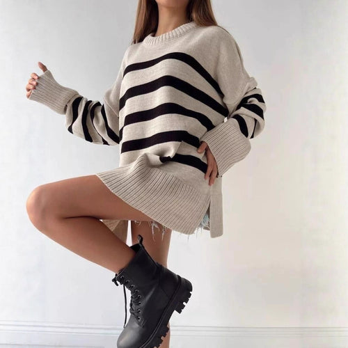Pull en tricot surdimensionné pour femmes avec motif rayé moderne et col montant Chic & Stil