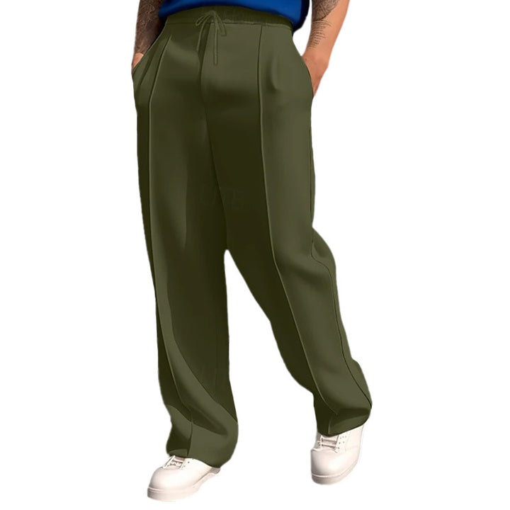 Sporty jogging pants for men with elastic waistband and practical side pockets Lune London