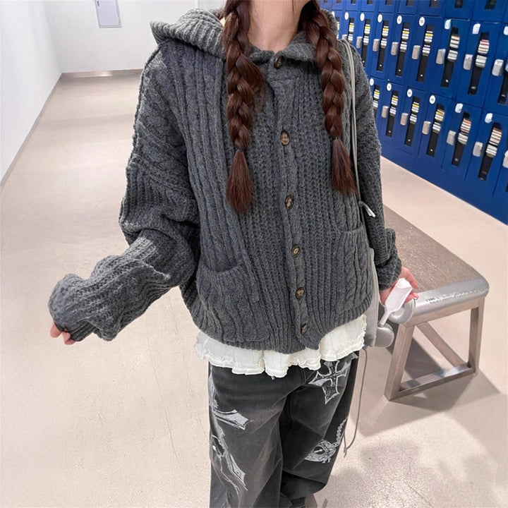 Gilet tricoté confortable pour femmes avec capuche et grandes poches Chic & Stil