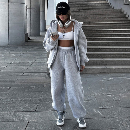 Ensemble de hoodie sportif et de pantalon de jogging pour dames Chic & Stil