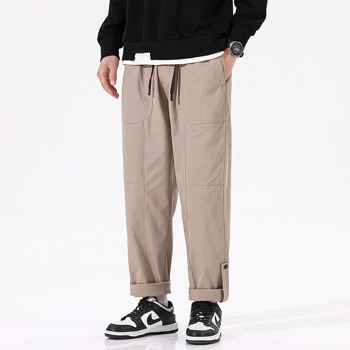 Men's cargo pants with a relaxed fit and practical pockets Lune London