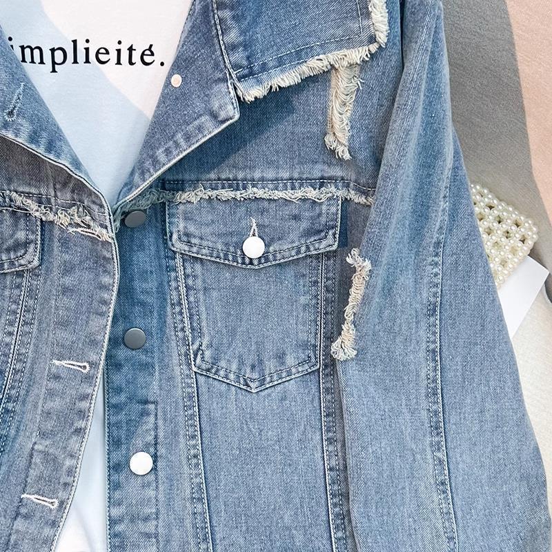 Veste en denim tendance pour femmes avec des détails effilochés Chic & Stil