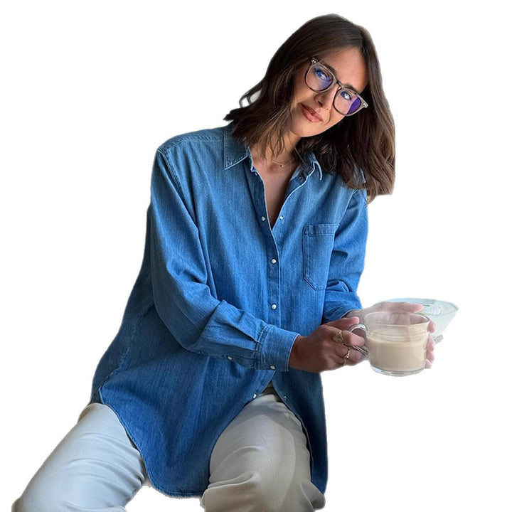 Casual denim shirt for women with practical pockets Chic und Stil