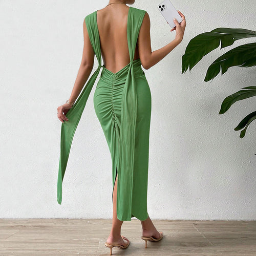Robe maxi femme avec décolleté en V profond et design élégant à encolure halter Chic & Stil
