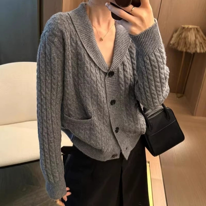 Cardigan femme avec double col et poches pratiques Chic & Stil