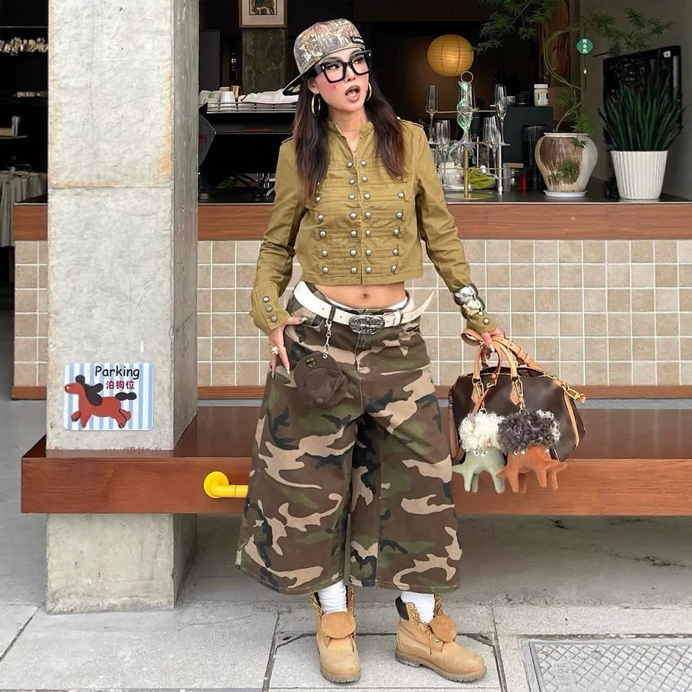 Women short-cut military-inspired cargo jacket with decorative button placket Amarae