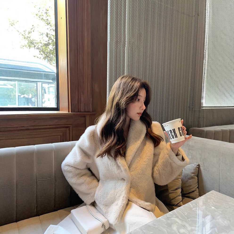 Chic and Stylish Women's Soft Faux Fur Jacket