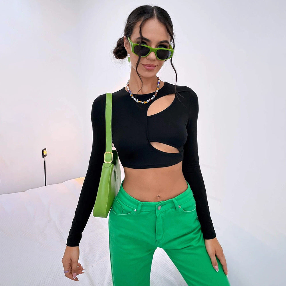 Chic & Stil women's short top with asymmetric cut design and trendy long sleeves