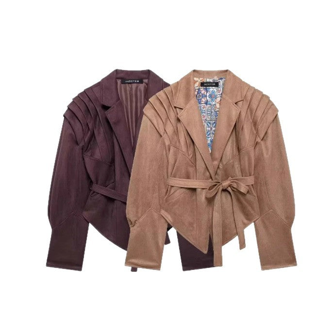 Trendy faux leather jacket for women with fashionable belt and elegant cut Lune London