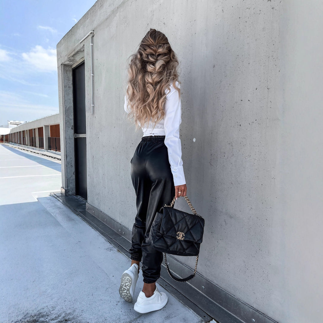Women's Comfortable Jogging Pants in sporty style with elastic waistband and pockets Lune London