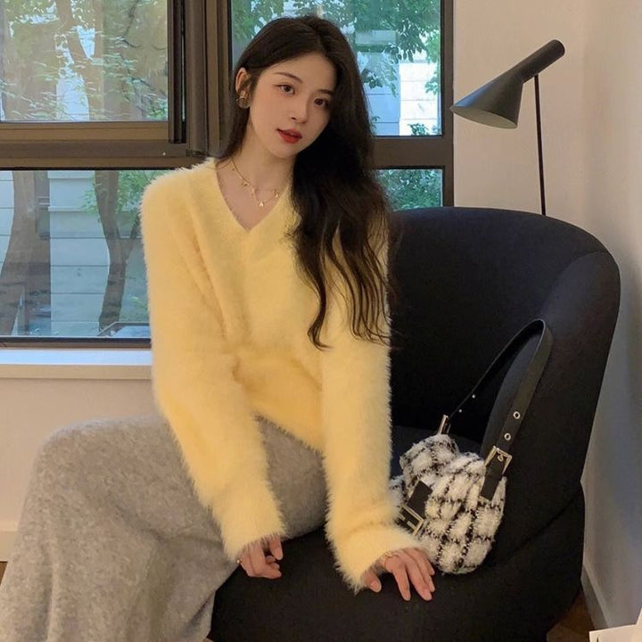 Pull en V pour femme en peluche avec un tissu doux et une coupe décontractée Chic & Stil