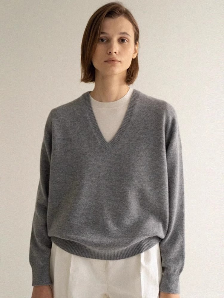 Pull décontracté pour femmes en V en matériau doux Chic & Stil