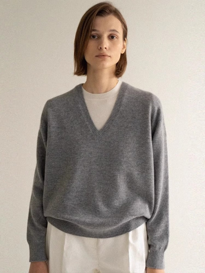 Pull décontracté pour femmes en V en matériau doux Chic & Stil