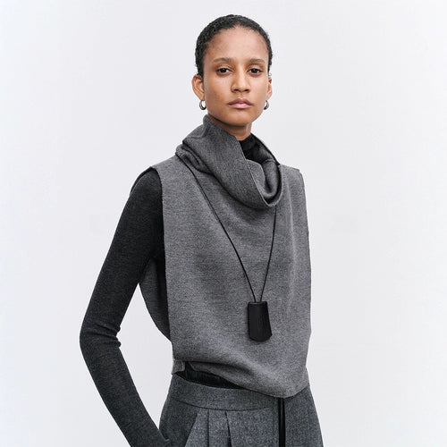 Gilet tricoté décontracté pour femmes avec col roulé Chic & Stil