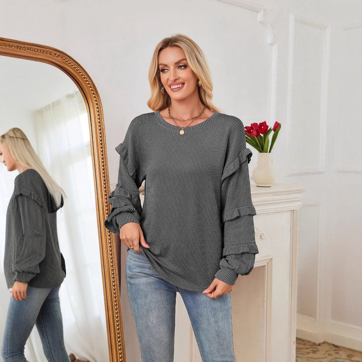 Casual sweatshirt for ladies with ruffle details and structured surface appearance Lune London