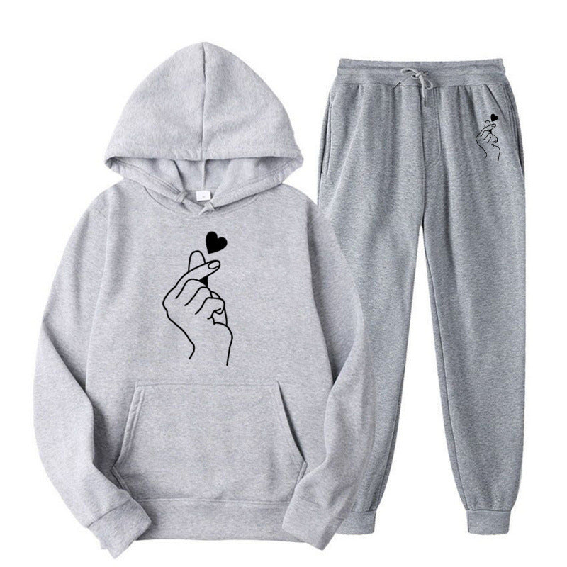 Women's tracksuit with creative heart motif and comfortable fit Lune London