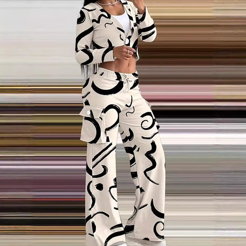 Casual outfit for women with a creative pattern and a comfortable fit Amarae