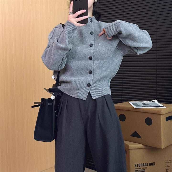 Cardigan pour dames avec fermeture à boutons et détails côtelés Chic & Stil