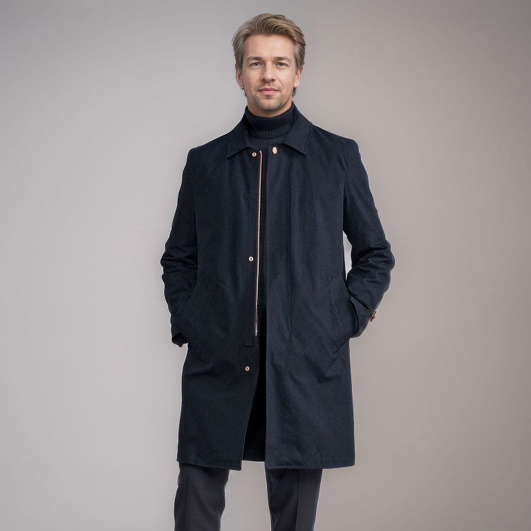 Elegant transition coat for men with practical pockets and modern collar Lune London