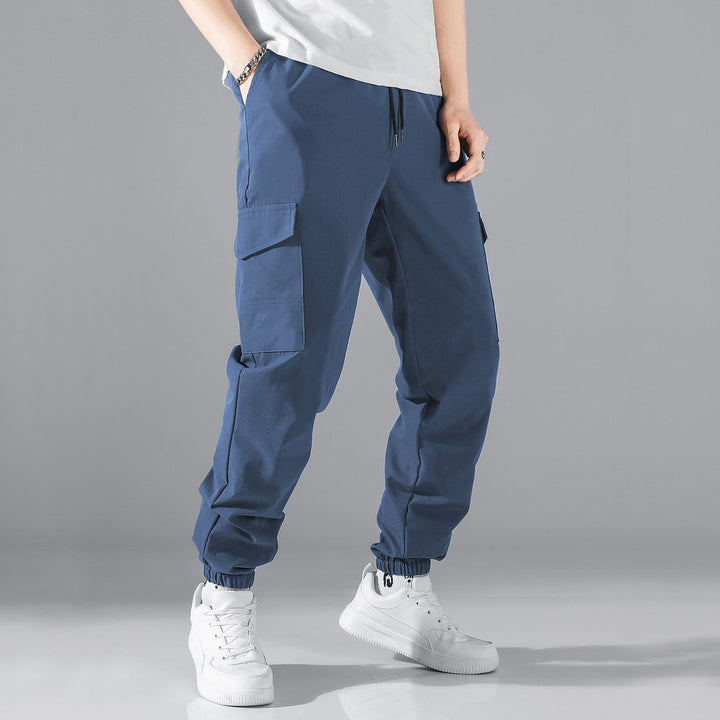 Men's cargo jogger pants with practical side pockets and elastic waistband Lune London