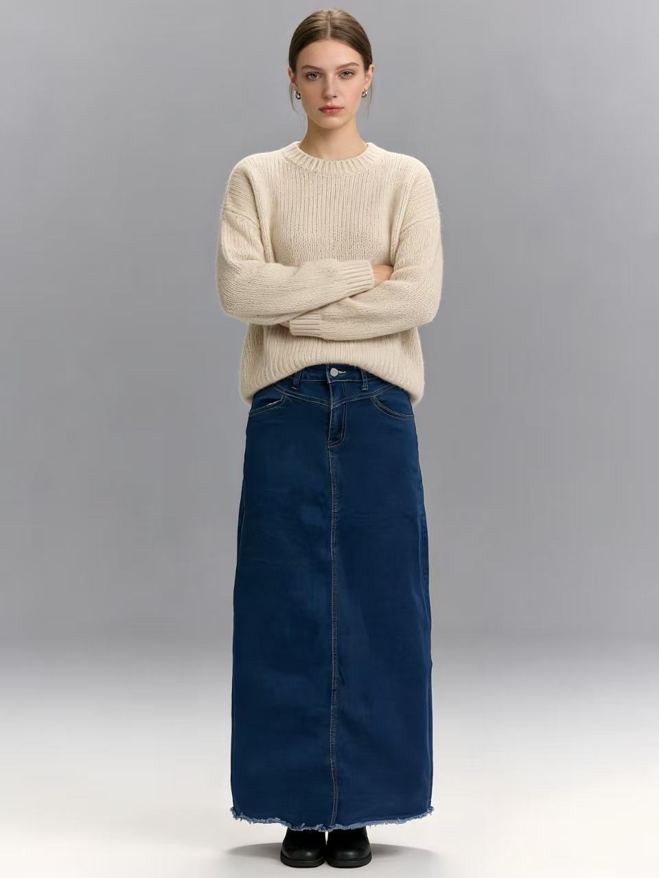 Ladies maxi skirt in modern cut with fringed details Lune London