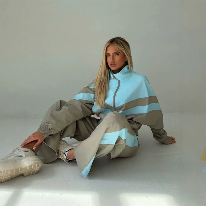Women's Oversized Tracksuit Set with Stand Collar and Contrast Stripes Amarae
