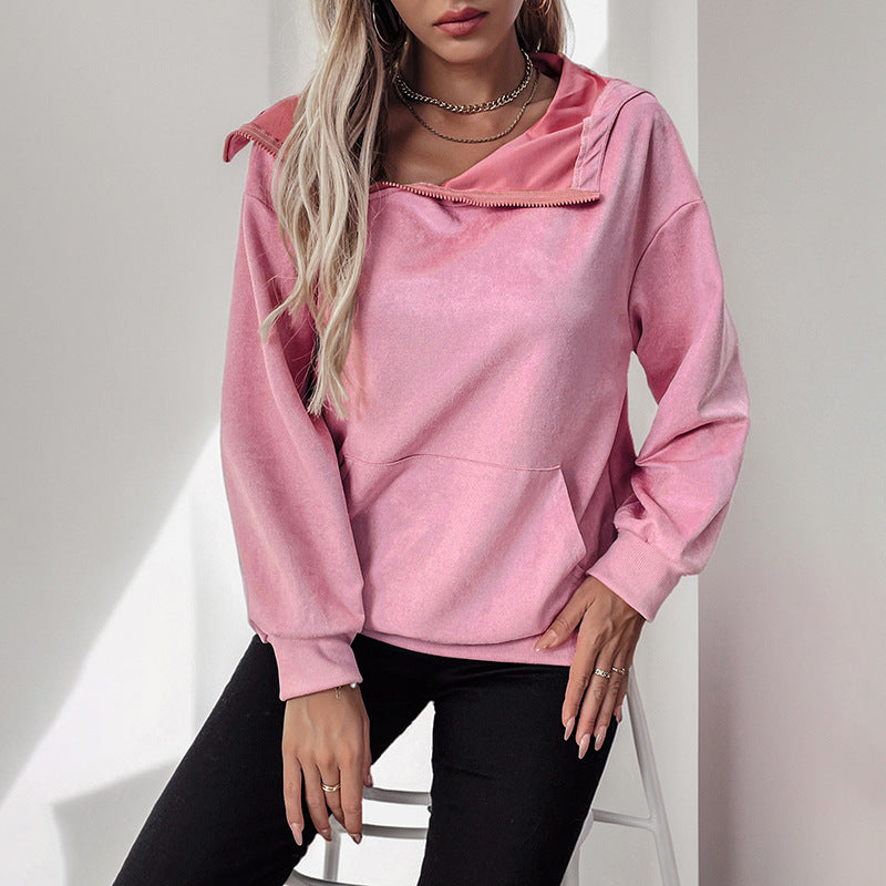 Sporty hoodie for women with a relaxed fit and kangaroo pocket Lune London