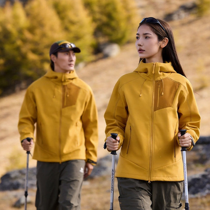 Unisex Softshell Outdoor Jacket with Hood, windproof and elastic Amarae