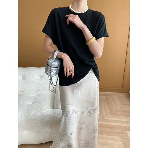 Women's Elegant and Flowing Midi Dress with Floral Design Chic & Stil