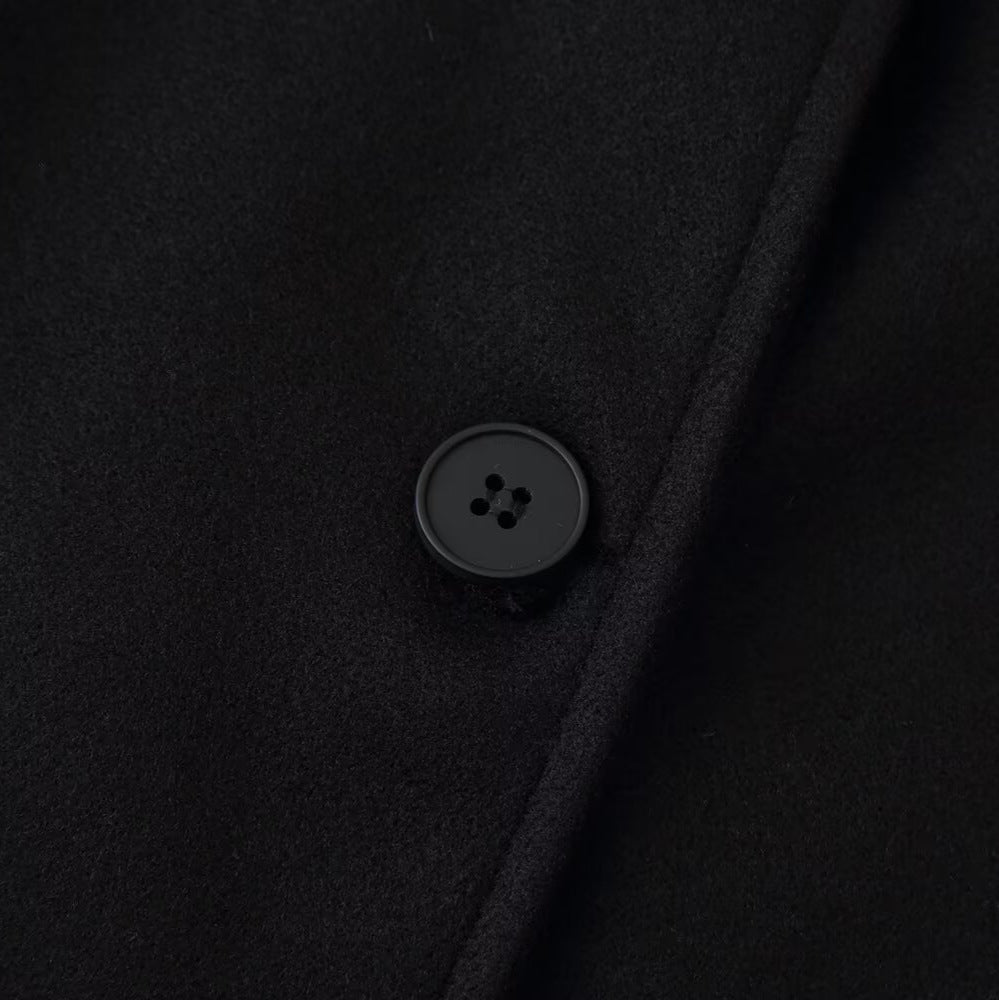Trendy women's jacket with stand-up collar and button details Lune London