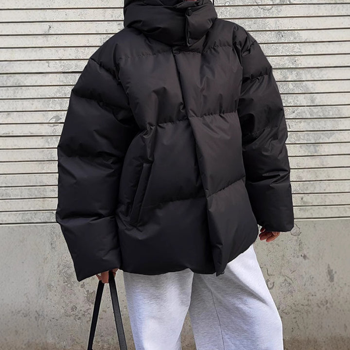 Women's winter coat with high collar and side pockets