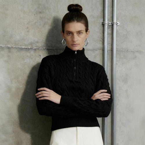 Sweater tricoté élégant pour femme avec col haut et fermeture éclair Chic & Stil