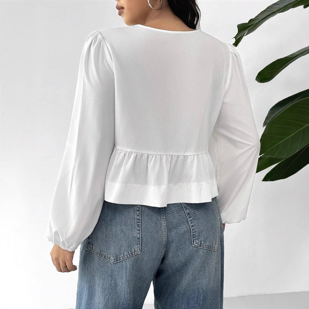 Women’s blouse with romantic ruffle details and a bow Lune London