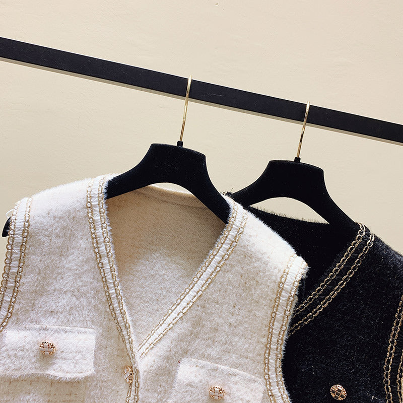 Women's vest with pockets and decorative button Lune London