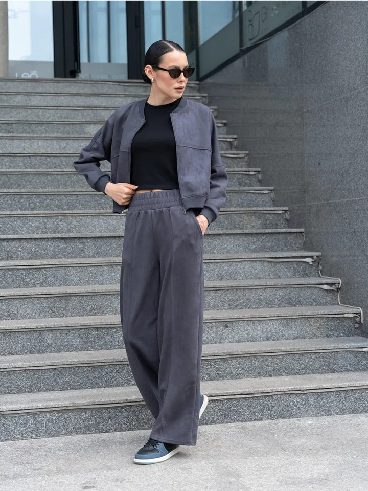 Oversized sport jacket for women with elastic sleeves and wide pants Lune London