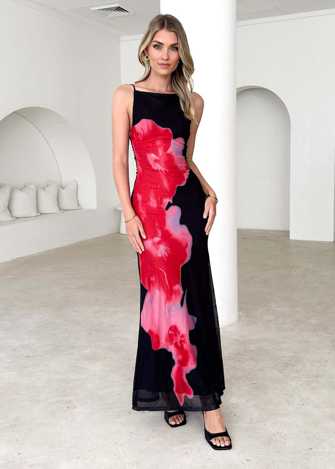 Women's Elegant Maxi Dress with Floral Print and Slim Fit Lune London