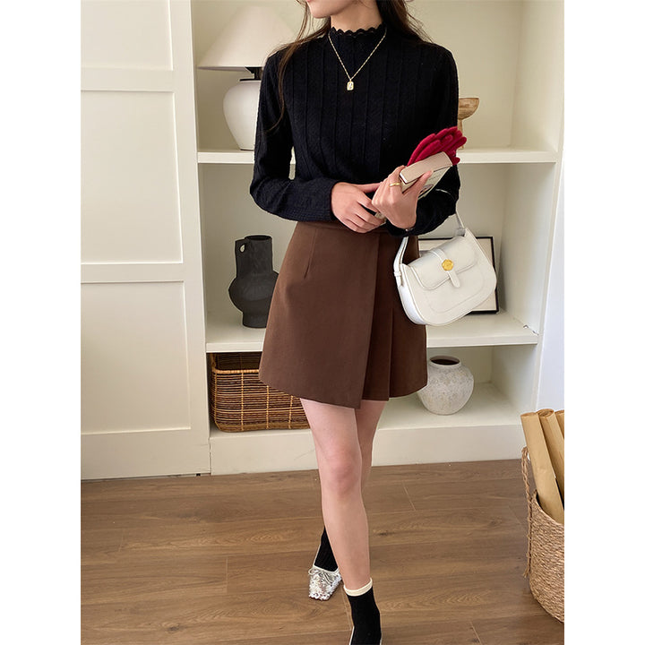 Ladies elegant knit top with ruffle hem Chic & Stil