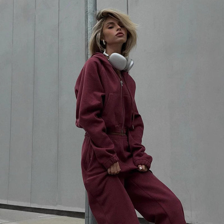 Women's sporty hoodie set with high collar and comfortable pants Lune London