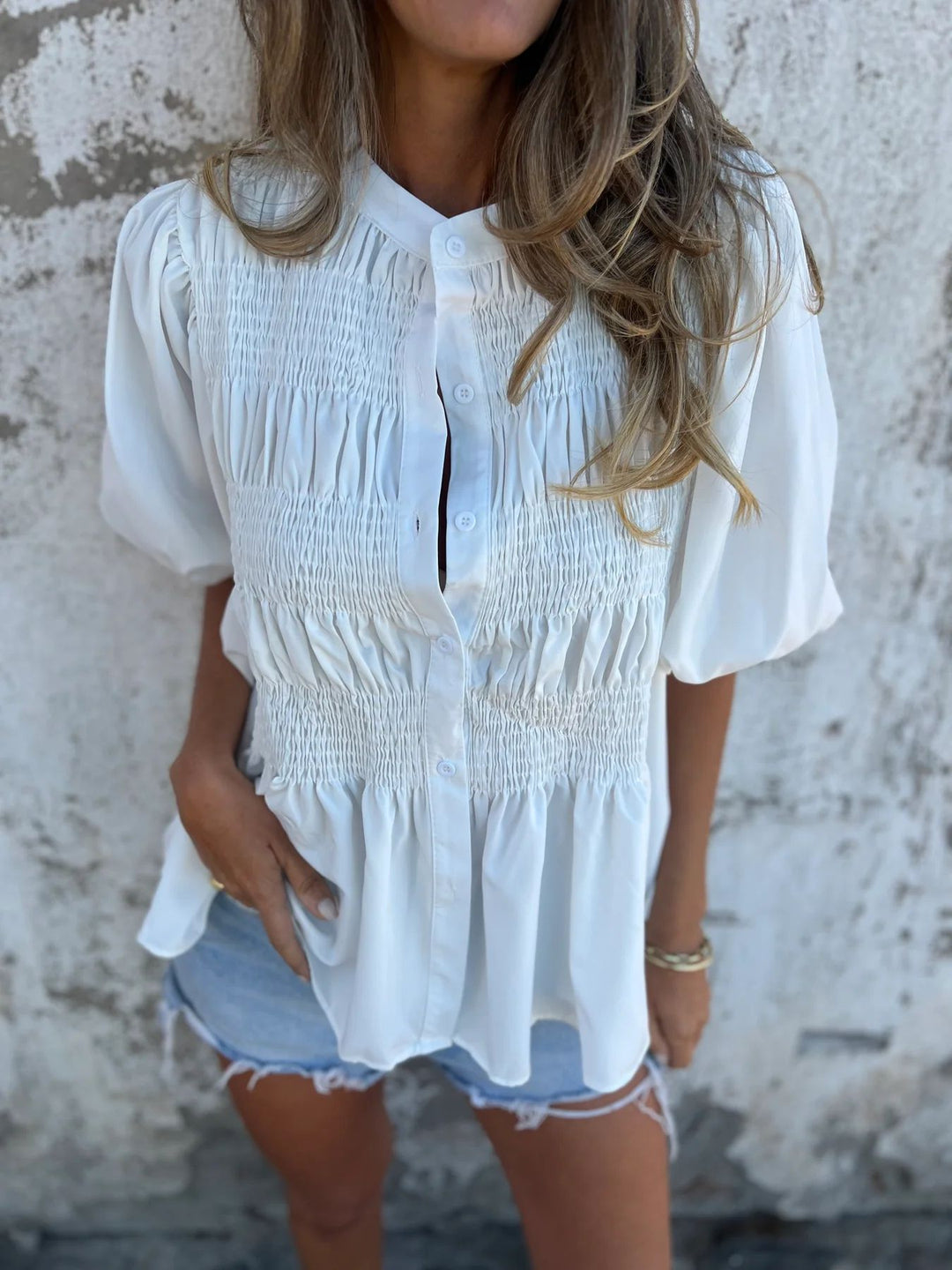 Women's blouse with gathered detail and button closure Lune London