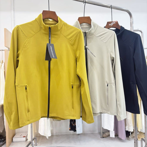 Veste fonctionnelle pour femmes avec col montant et fermeture éclair innovante Chic & Stil